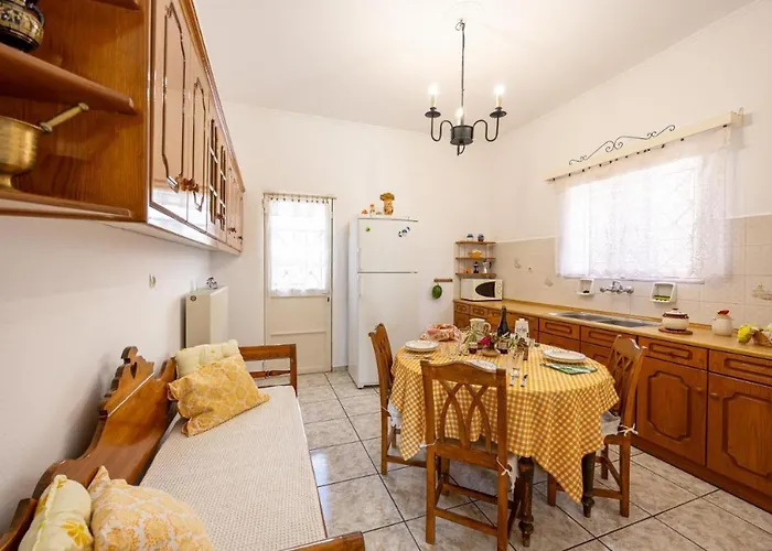 Amoni House- An Authentic Village *