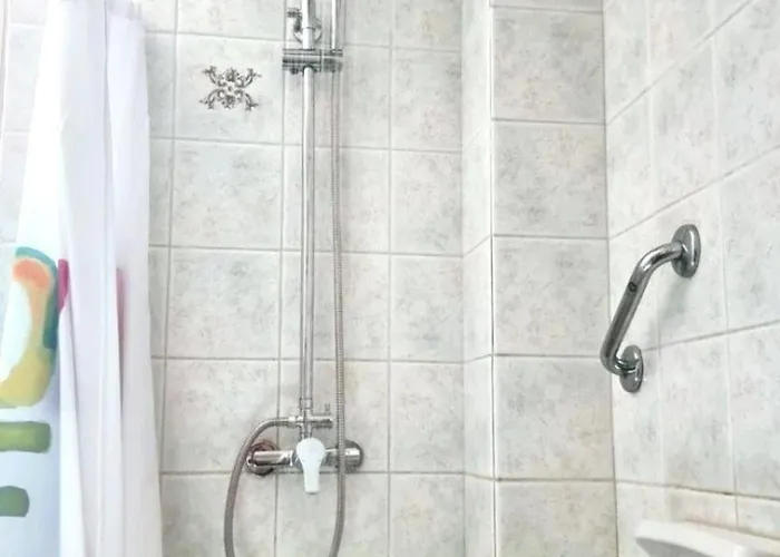 Amoni House- An Authentic Village Vakantiehuis *