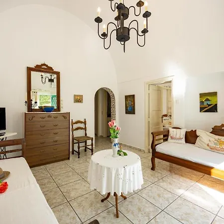 Amoni House- An Authentic Village Сasa de vacaciones